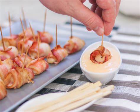 Air Fryer Bacon-Wrapped Scallops with Sriracha Mayo